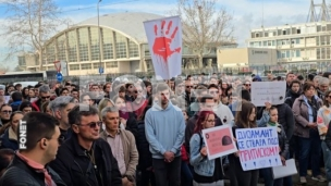 Tišina ispred Komore